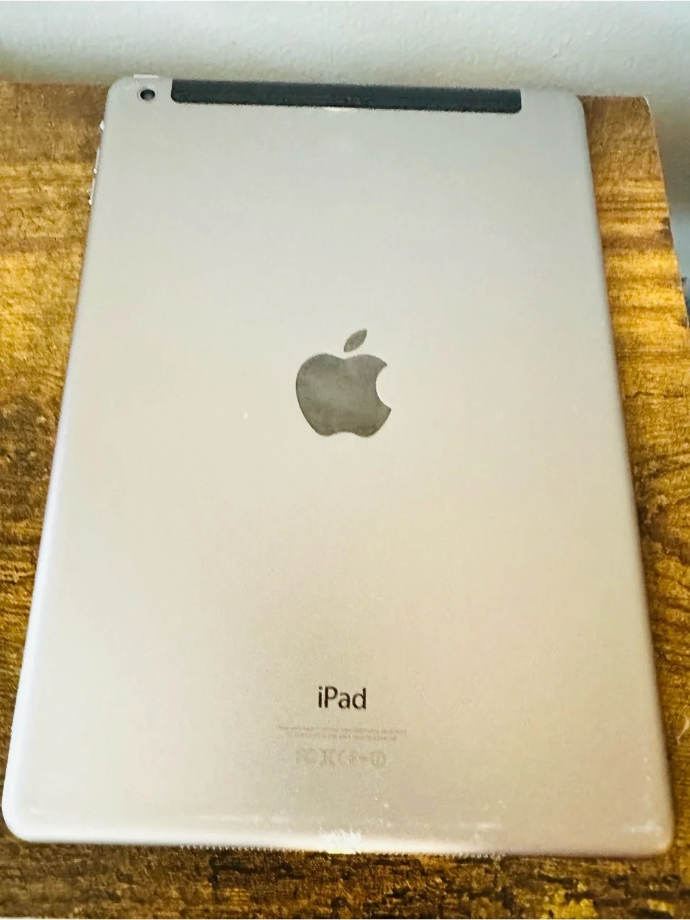 📱 iPad Air Wi-Fi + Cellular – 16GB – Excellent Condition
